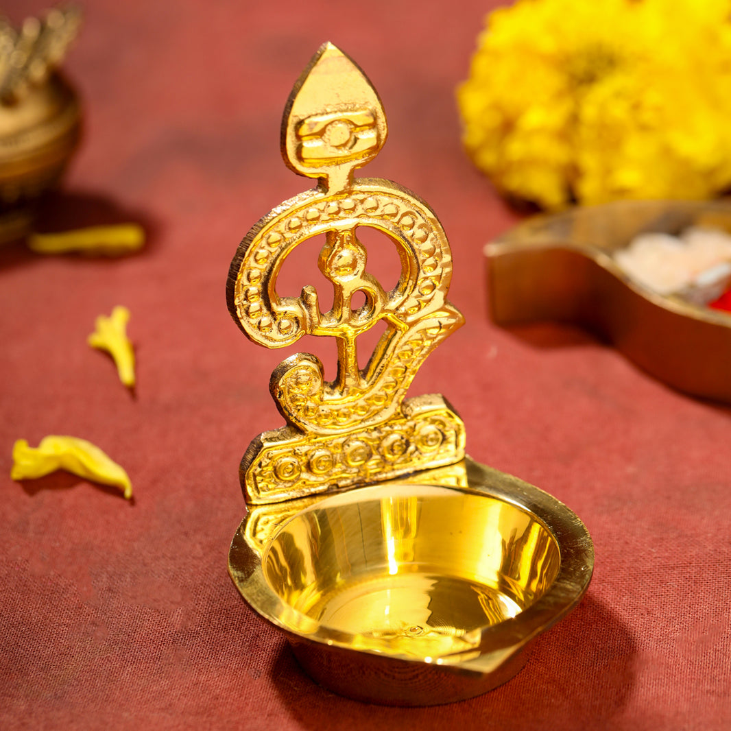 ஓம் முருகர் விளக்கு Om Vel Diya in Brass