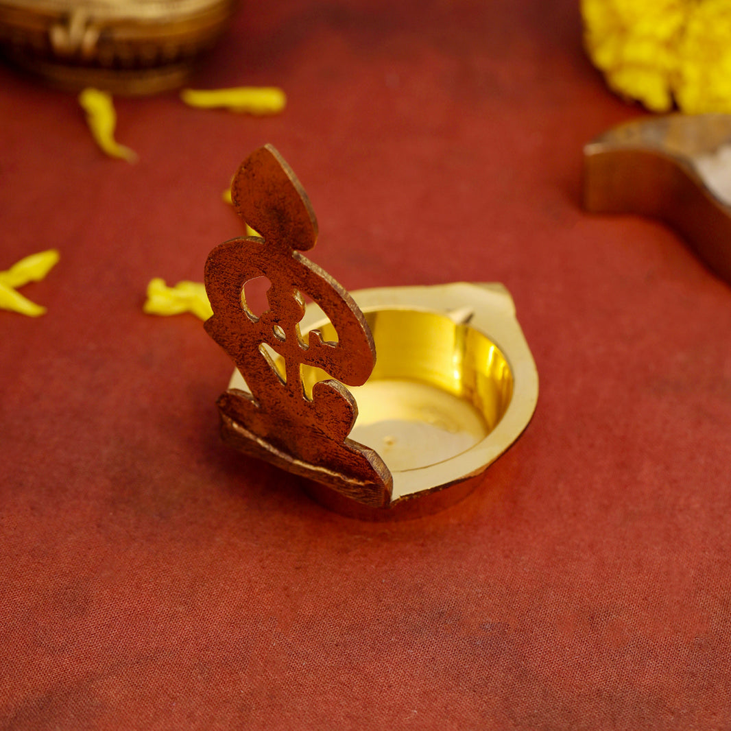 ஓம் முருகர் விளக்கு Om Vel Diya in Brass